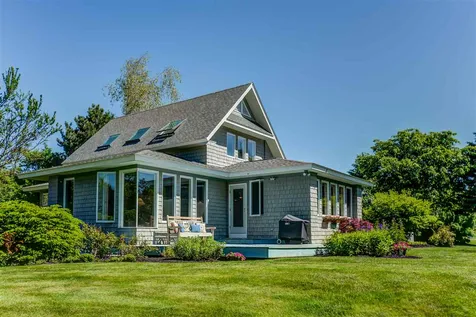 28 Foxcross Circle Concord NH 03301