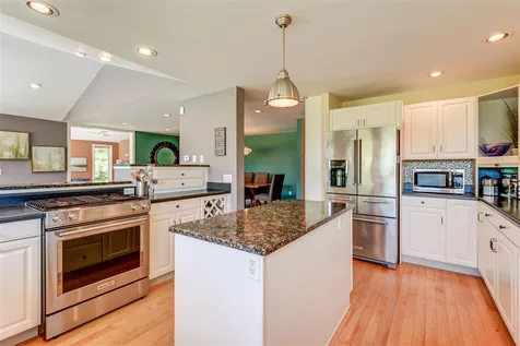 28 Foxcross Circle Concord NH 03301