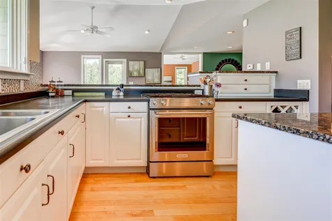 28 Foxcross Circle Concord NH 03301