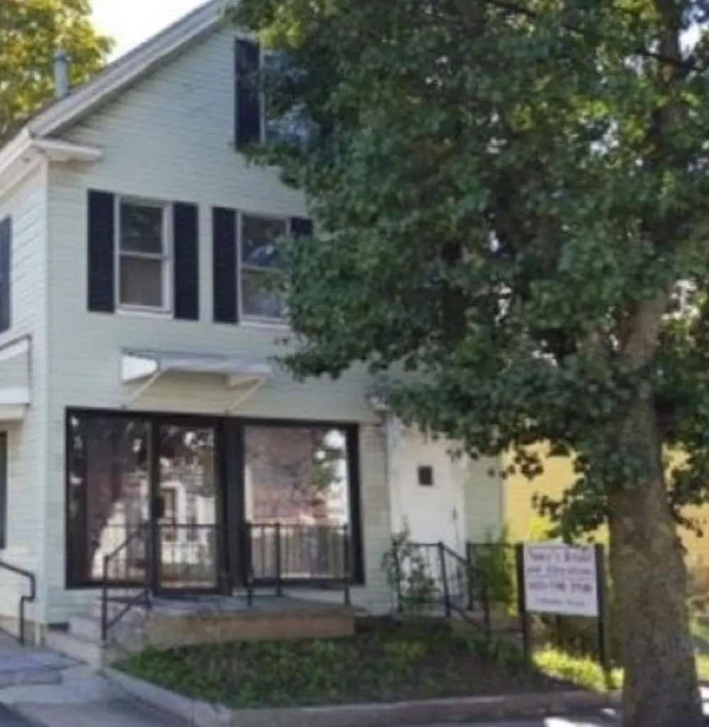 6 Kinsley Street Nashua NH 03060