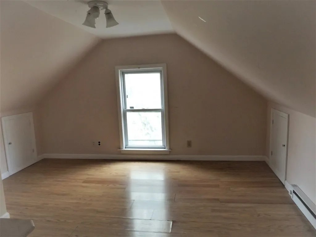 6 Kinsley Street Nashua NH 03060