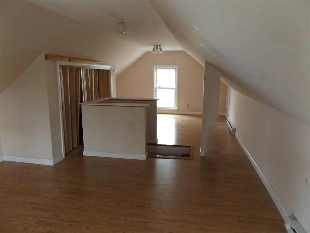 6 Kinsley Street Nashua NH 03060