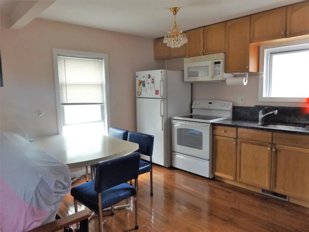 6 Kinsley Street Nashua NH 03060