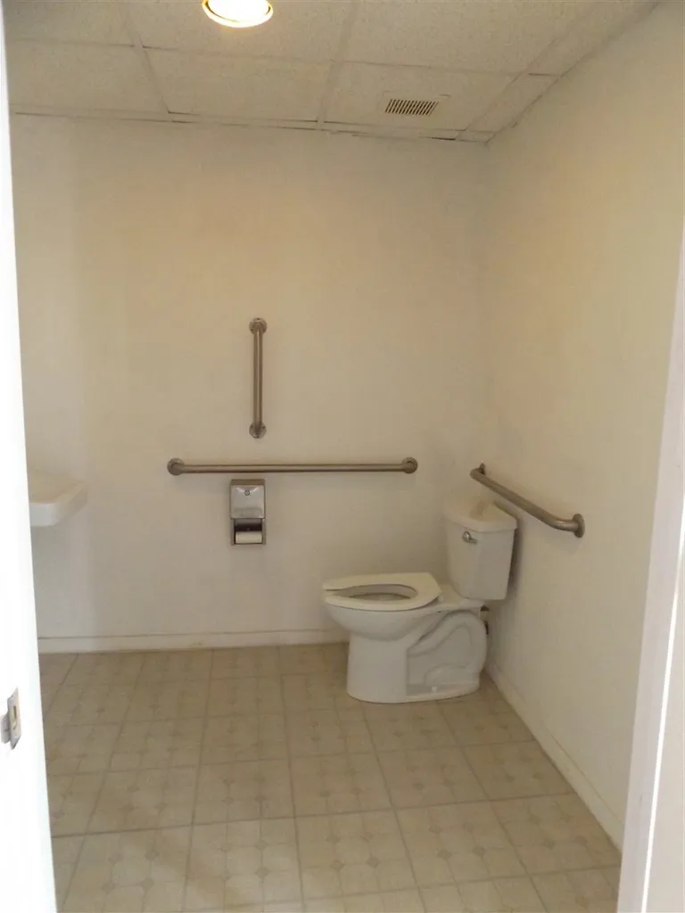 6 Kinsley Street Nashua NH 03060