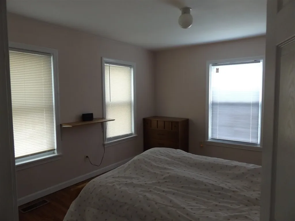 6 Kinsley Street Nashua NH 03060
