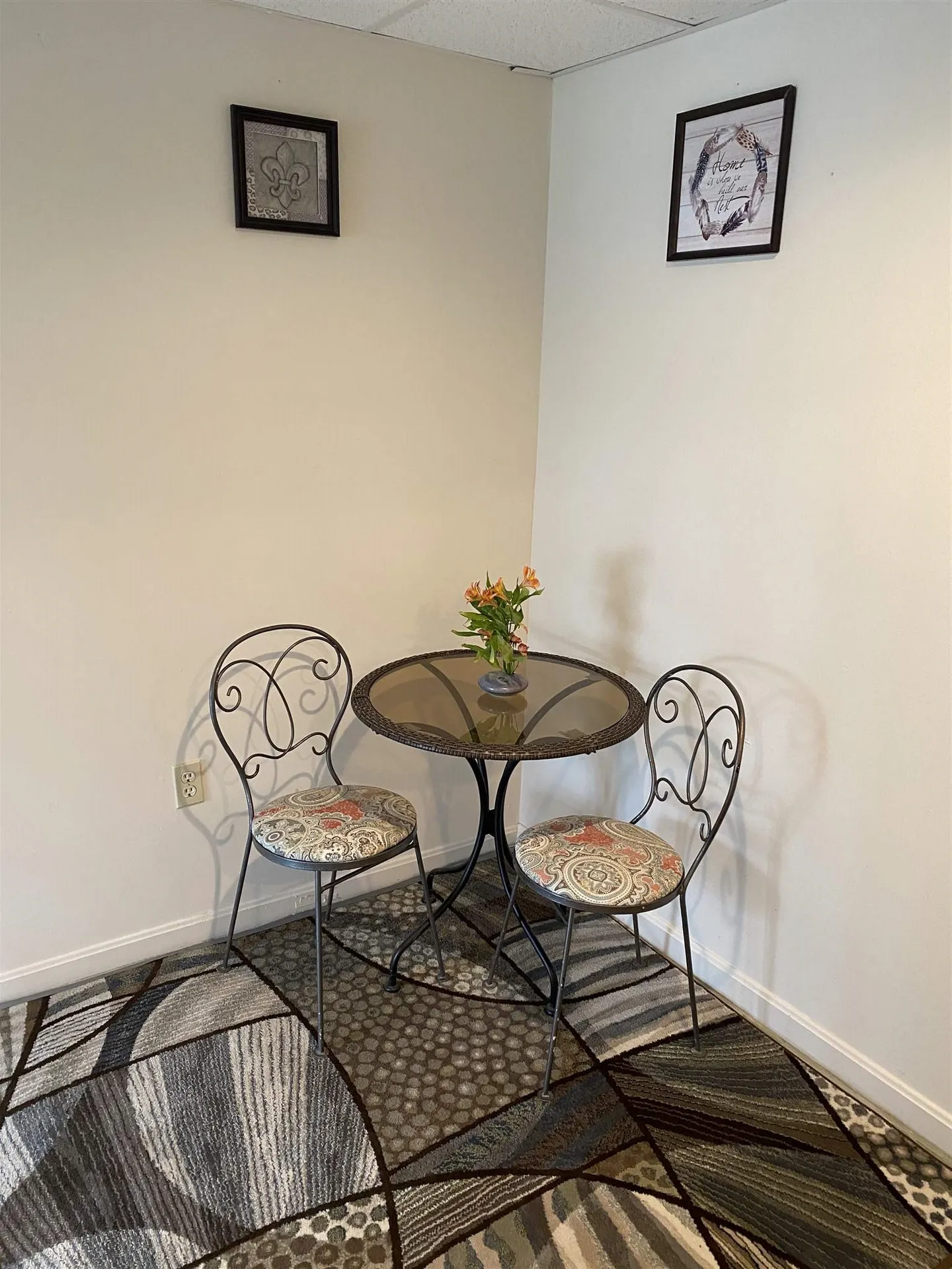 6 Kinsley Street Nashua NH 03060