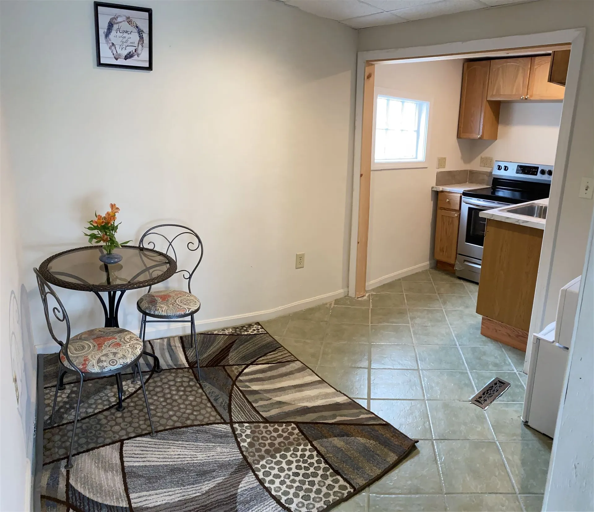 6 Kinsley Street Nashua NH 03060