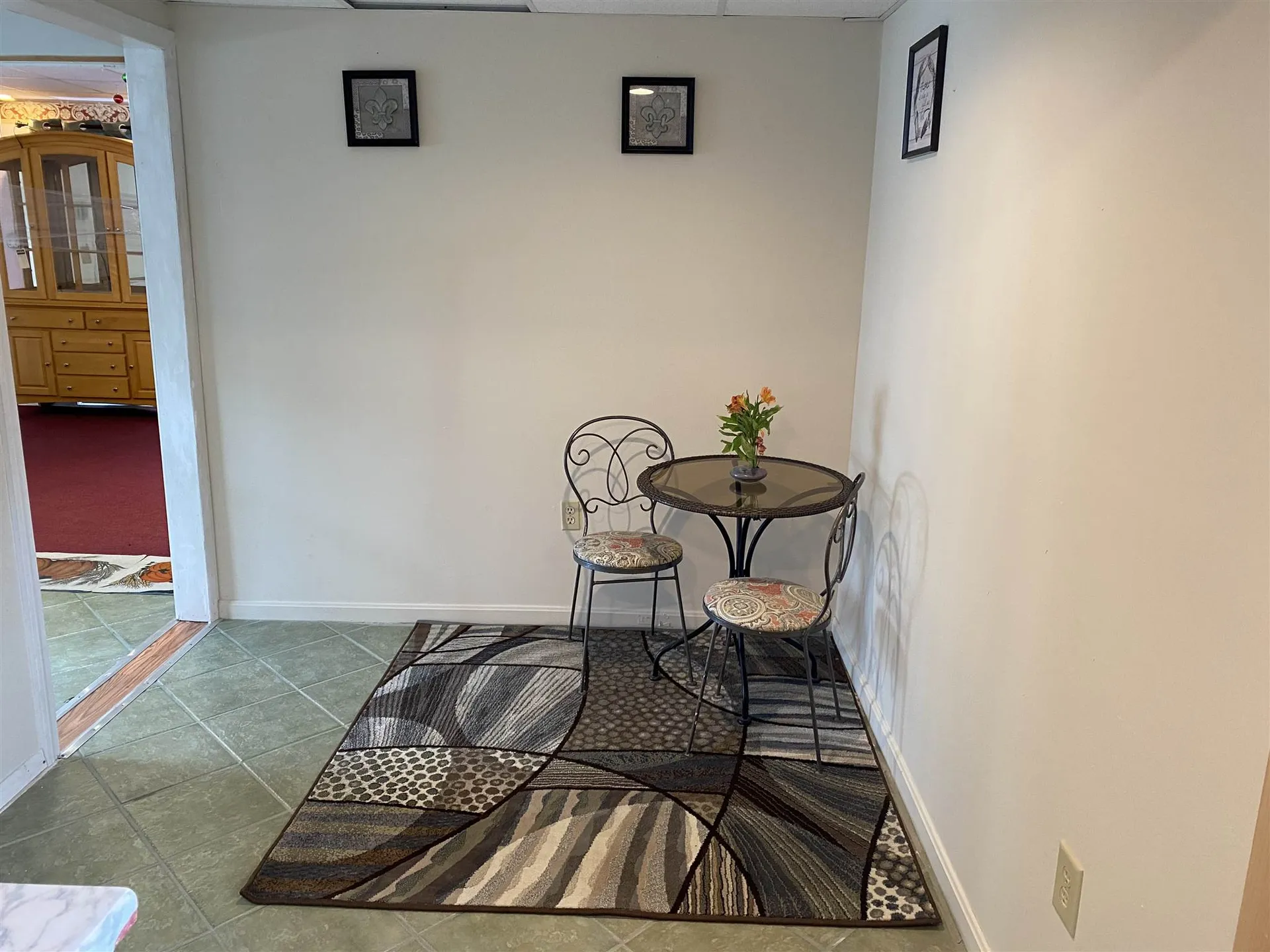 6 Kinsley Street Nashua NH 03060