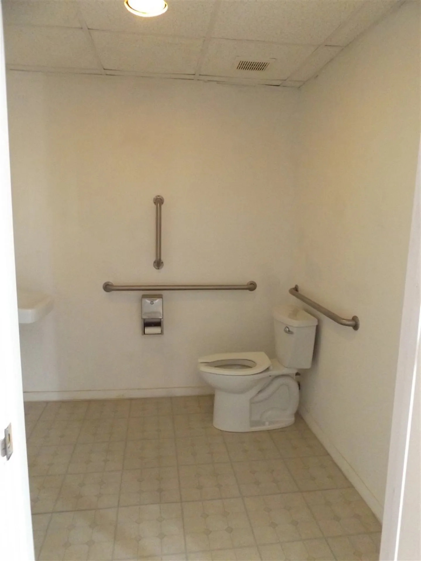 6 Kinsley Street Nashua NH 03060