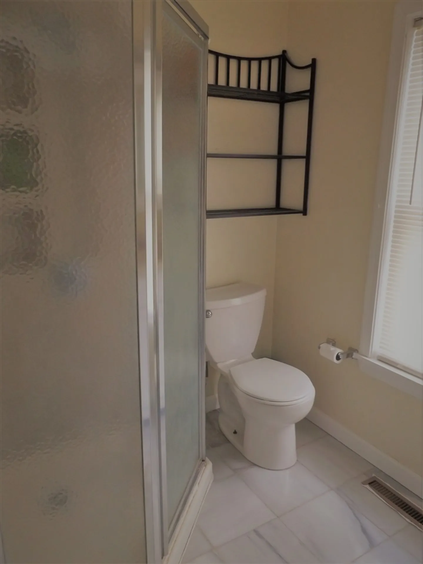6 Kinsley Street Nashua NH 03060