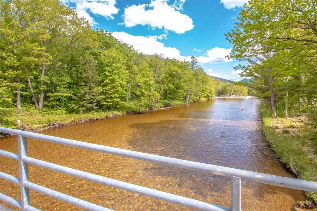 20 Crawford Valley Way Harts Location, NH