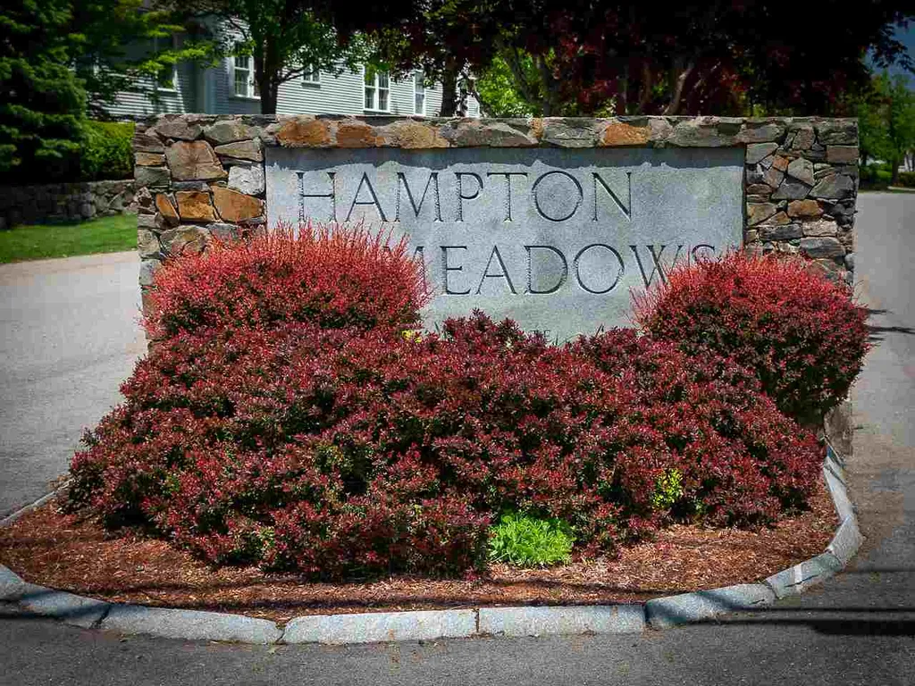 107 Hampton Meadow Hampton NH 03842