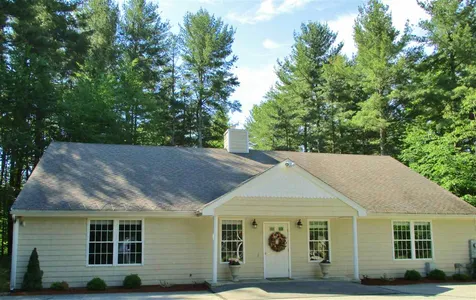 107 Hampton Meadow Hampton NH 03842