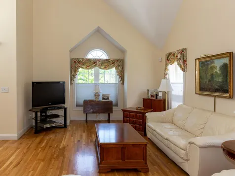 107 Hampton Meadow Hampton NH 03842