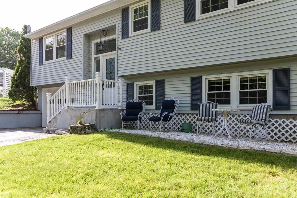 223 Saint James Avenue Manchester NH 03102