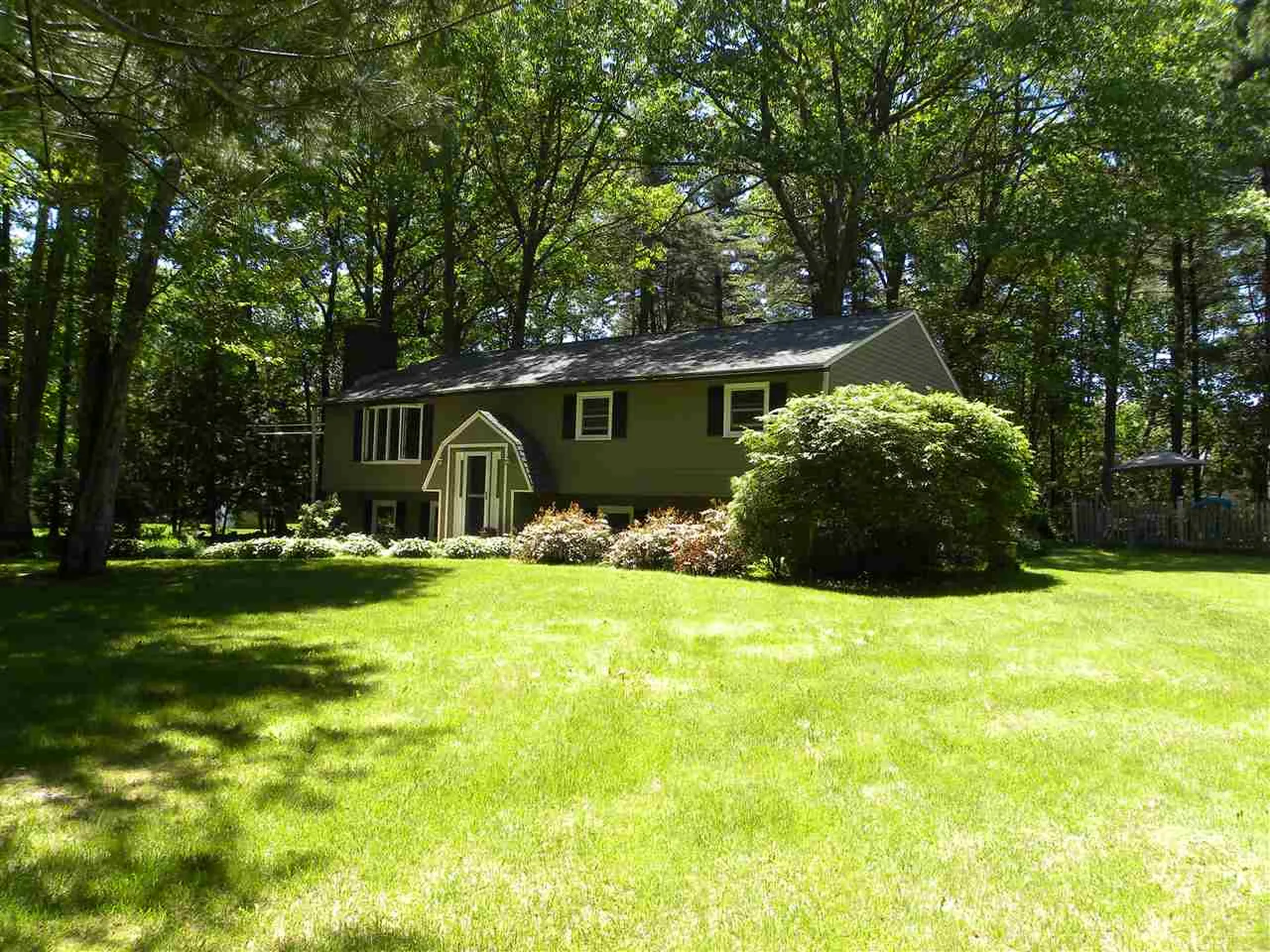15 Kitt Lane Londonderry NH 03053