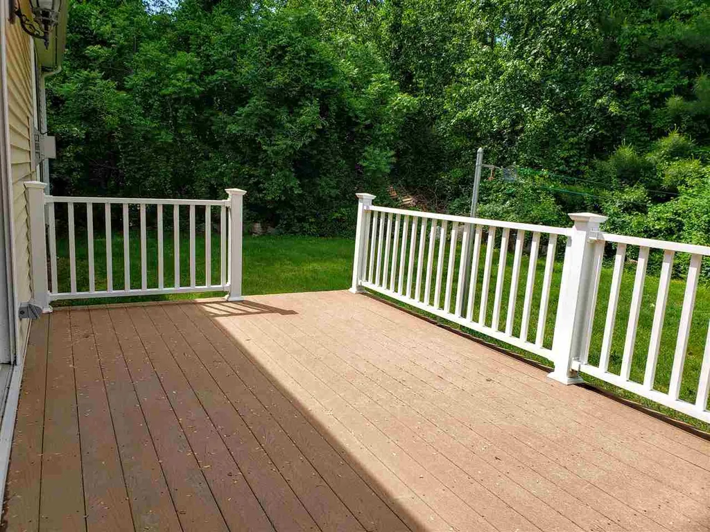 6 Rae Brook Road Hooksett NH 03106