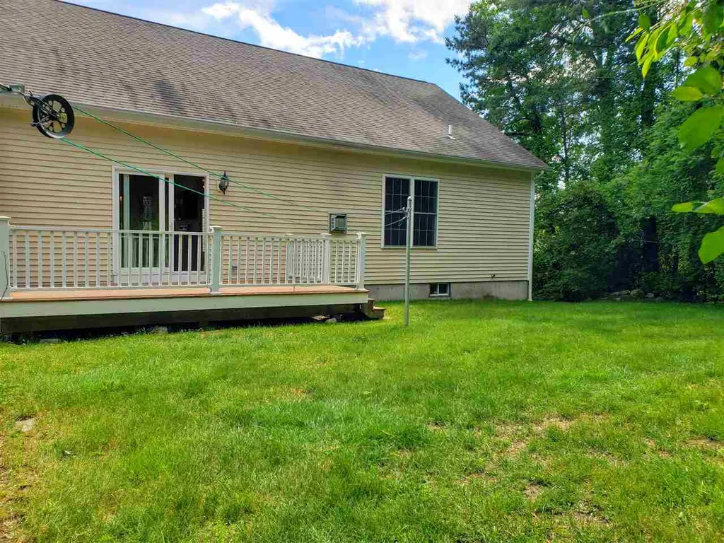 6 Rae Brook Road Hooksett NH 03106