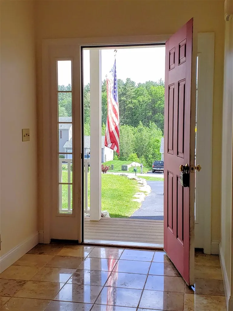 6 Rae Brook Road Hooksett NH 03106
