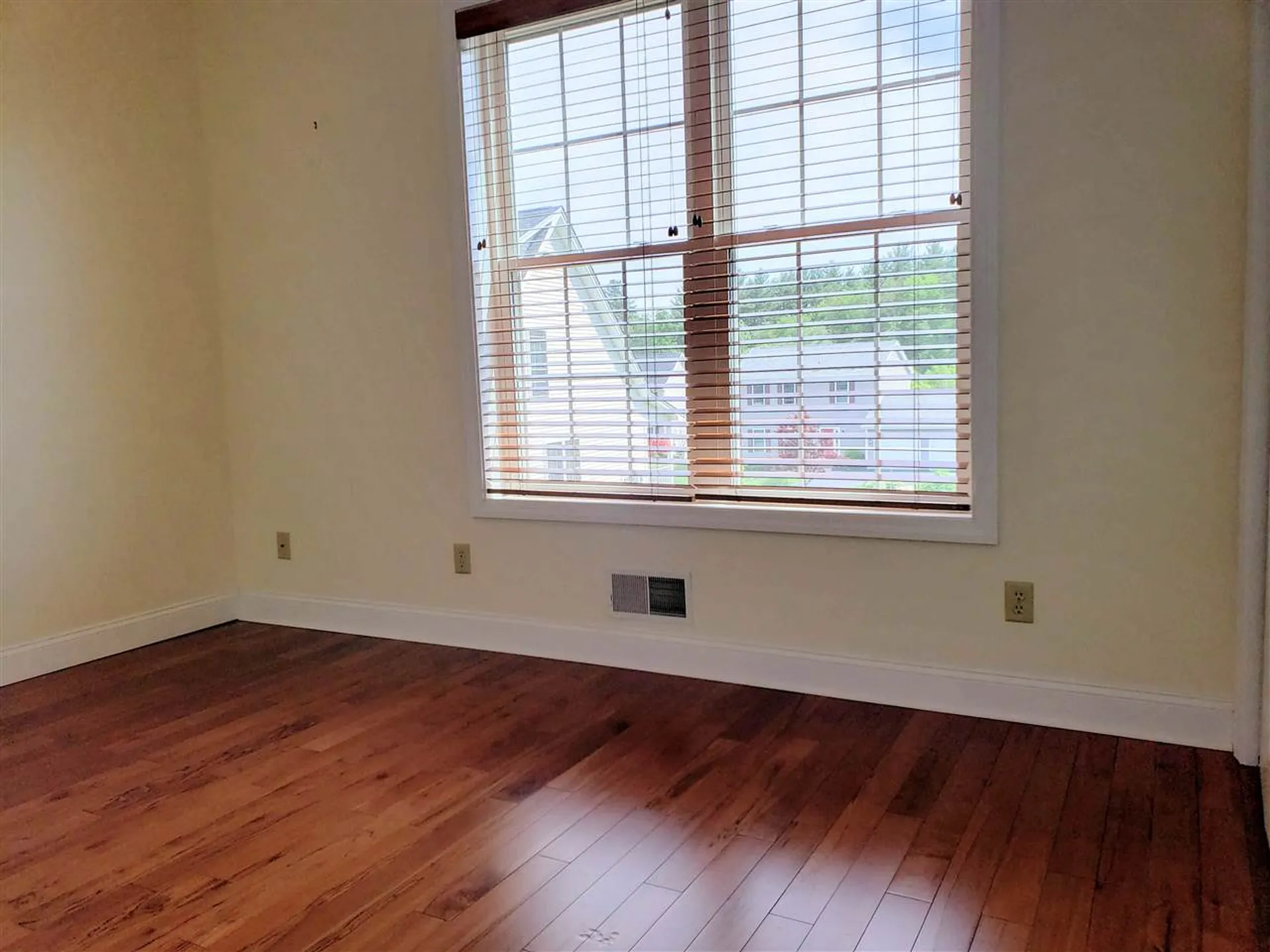 6 Rae Brook Road Hooksett NH 03106
