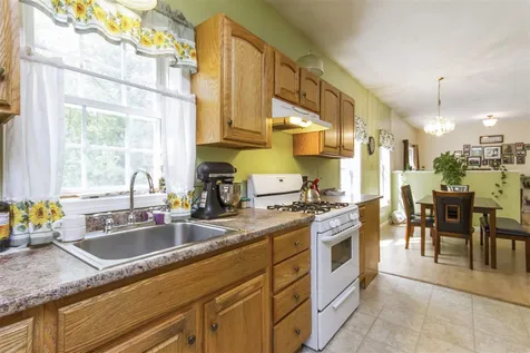39 Boyd Road Hudson NH 03051