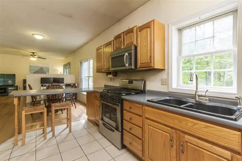 39 Boyd Road Hudson NH 03051