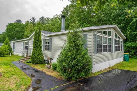 19 Hawaii Lane Rochester NH 03867