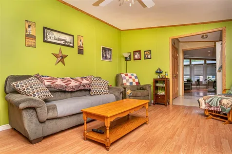 19 Hawaii Lane Rochester NH 03867