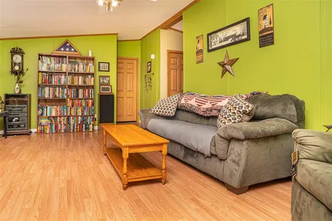 19 Hawaii Lane Rochester NH 03867