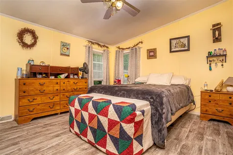 19 Hawaii Lane Rochester NH 03867