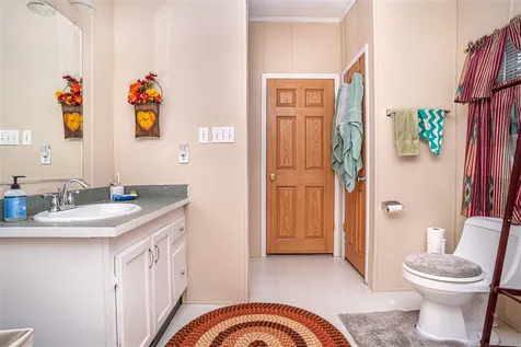 19 Hawaii Lane Rochester NH 03867