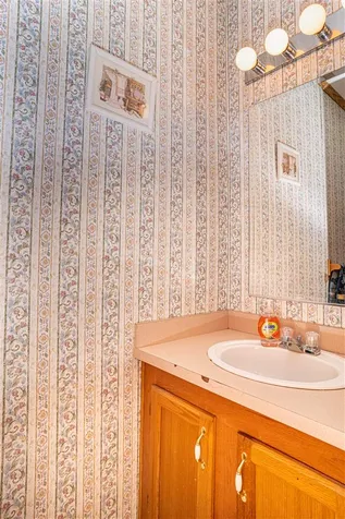 19 Hawaii Lane Rochester NH 03867