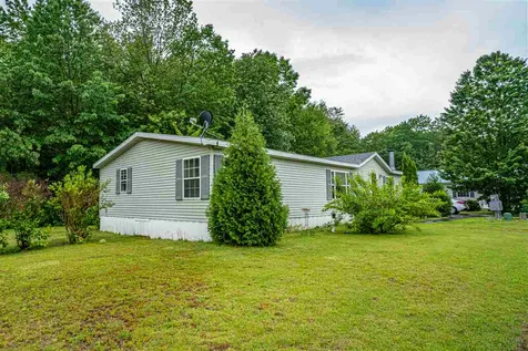 19 Hawaii Lane Rochester NH 03867