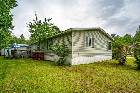 19 Hawaii Lane Rochester NH 03867