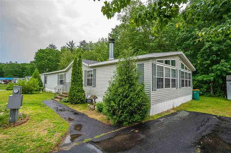 19 Hawaii Lane Rochester NH 03867