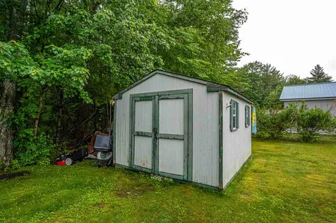19 Hawaii Lane Rochester NH 03867