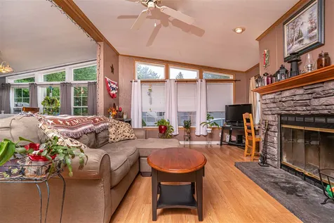 19 Hawaii Lane Rochester NH 03867