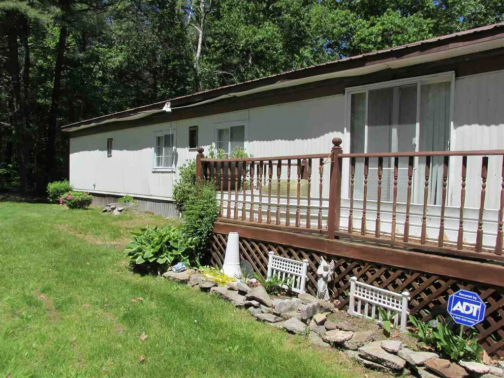2433 Tatnic Road Wells ME 04090