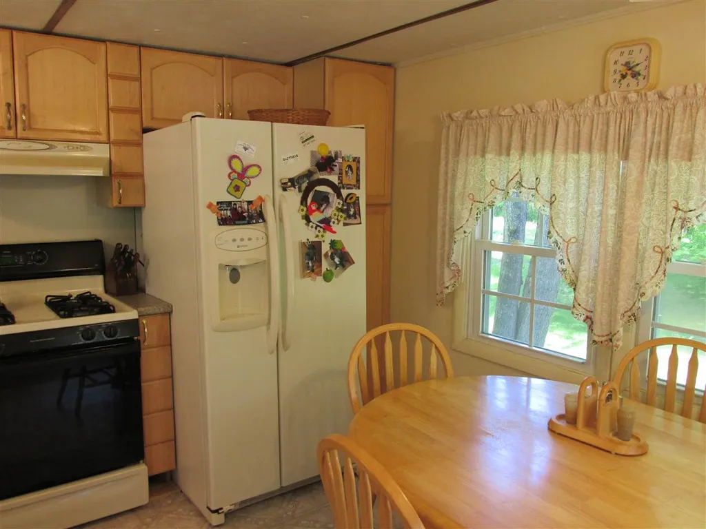 2433 Tatnic Road Wells ME 04090