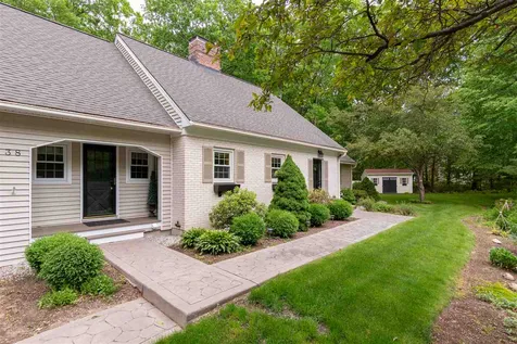 38 Ledgewood Road Bedford NH 03110