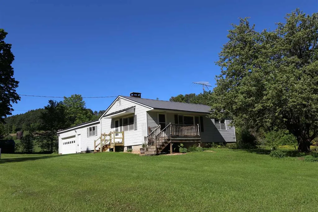 86 Farrow Farm Road Peacham VT 05862