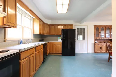86 Farrow Farm Road Peacham VT 05862