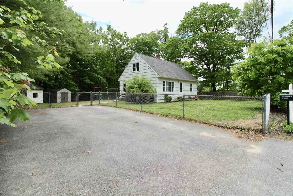 16 East Chamberlain Road Merrimack NH 03054