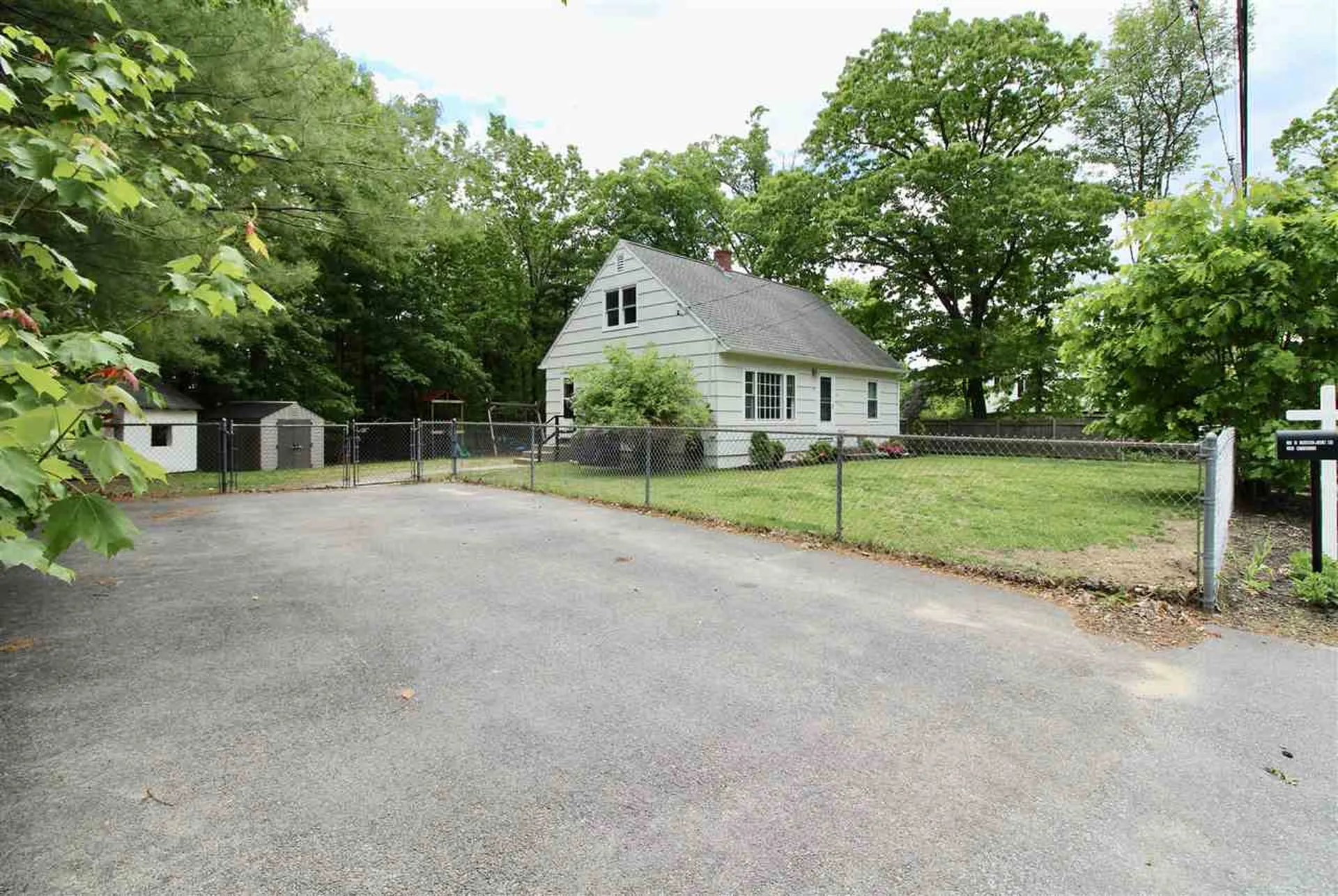 16 East Chamberlain Road Merrimack NH 03054