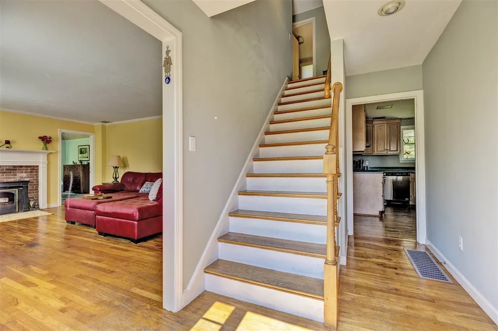 742 Seamans Road New London NH 03257