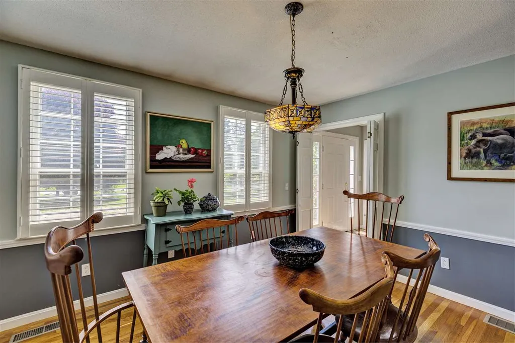 742 Seamans Road New London NH 03257