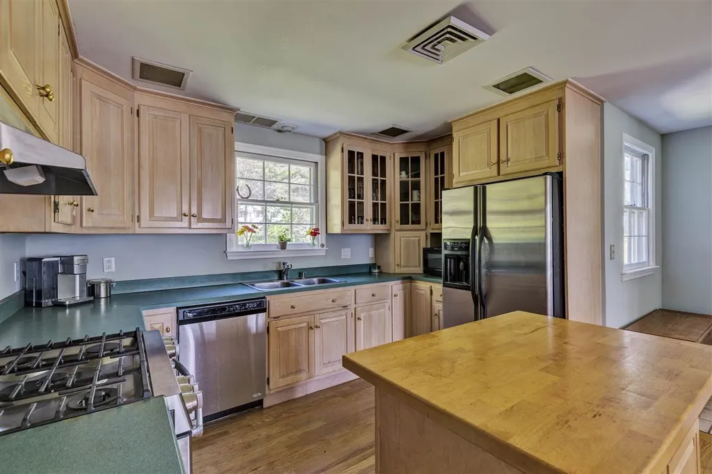 742 Seamans Road New London NH 03257