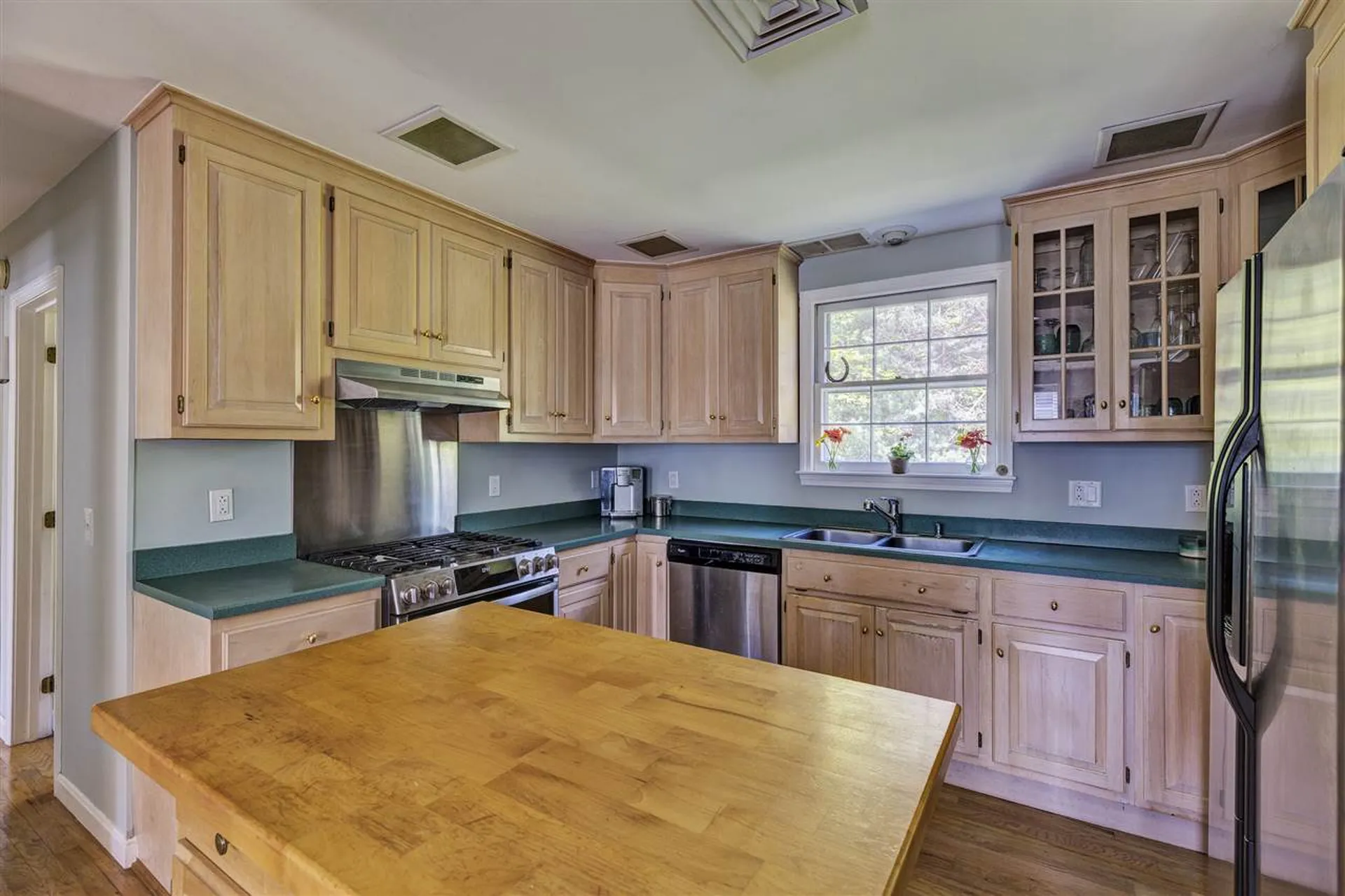 742 Seamans Road New London NH 03257