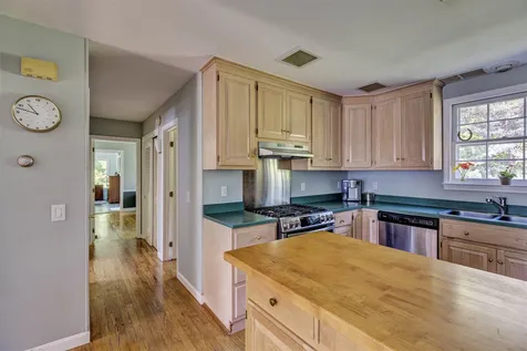 742 Seamans Road New London NH 03257