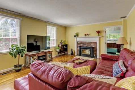 742 Seamans Road New London NH 03257
